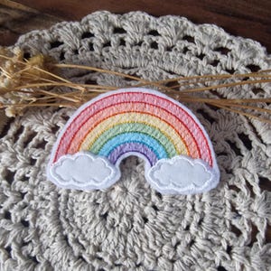 Regenbogen fein  | Rainbow | Stickapplikation | Aufnäher zum Aufnähen und Aufbügeln