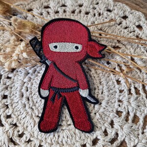 Ninja rot Patch | Applikation zum Aufnähen und Aufbügeln |Rot |  10 x 7 /  12,5 x 8,5 / 18 x 12,5 cm