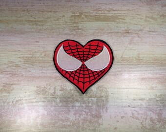 Herz mit Spinnenetz | Heart with spider web | Stickapplikation | Applikation zum Aufnähen und Aufbügeln