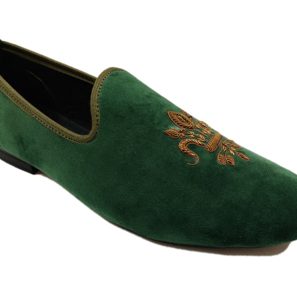 Hombres de lujo bordado a mano Zardozi terciopelo resbalón en zapatos de esmoquin casual hecho a mano mocasines de hilo de lingotes hechos a pedido zapatos de terciopelo verde oliva