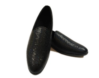 Zapatos Slipon hechos a mano con textura negra para hombre