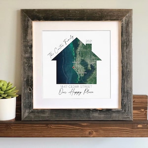 Notre signe Happy Place avec carte personnalisée - Carte satellite en forme de maison de maison de vacances, décor de maison de plage, décor de maison de lac, oiseaux de neige