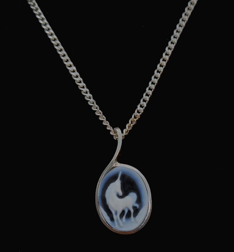 Gemstone pendant unicorn image 3