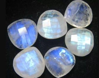 天然レインボームーンストーン ハートブリオレット：（8mm）AAAグレード ファセットカット宝石（3個）