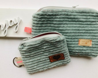 Set, trendy cosmetic/utensil bags made of wide cord, mint green