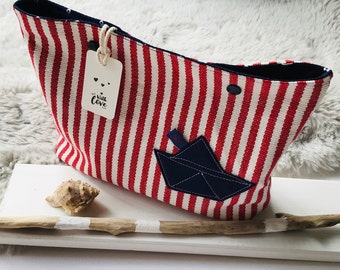 Cosmetic bag or utensil silo, you decide, red and white stripes with applied boat, interior with maritime pattern