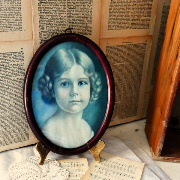 Nostalgic old picture in an oval frame, girl, wooden frame, glazed, decoration, shabby, French
