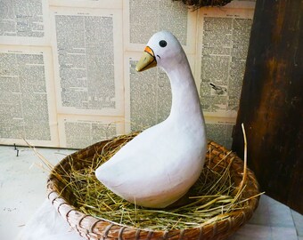 Zauberhafte alte Gans aus Pappmache, Deko, Ostern, french, Handbemalt, Landhaus, shabby