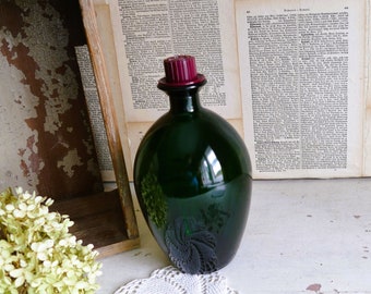 Old wine balloon made of green glass, bottle, cork stopper, decoration, shabby, vase, glass balloon, green,