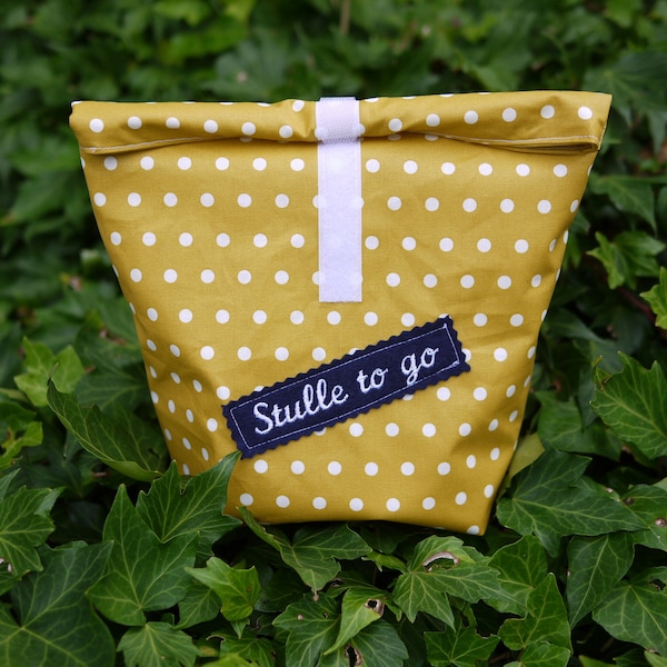 Lunch bag made of coated cotton, yellow and white polka dots, oilcloth bag, WetBag, also personalized, with patch