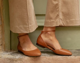 Handgemaakte suède enkelballerina's: volnerf honingbruin leer
