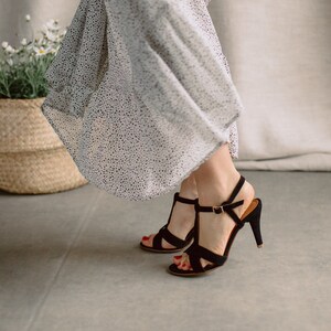 Black sandals no heel store
