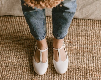Retro style white leather flats, t-bar shoes, ballerinas, mary jane shoes, matching mom and daughter shoes, wedding shoes, bride shoes