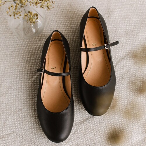 black mary jane shoes