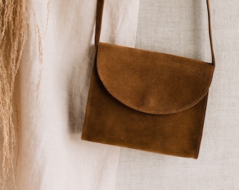Retro crossbody bag, cigaro brown velvet leather, postman bag, minimalistic & timeless design, gift for her, messenger bag