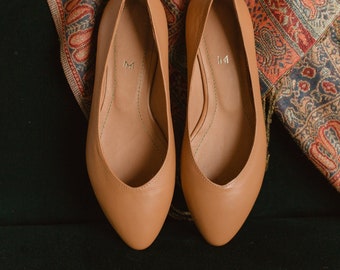 Natural classic caramel leather, Mary Janes, pointed toe flats, women flats, nature lover,