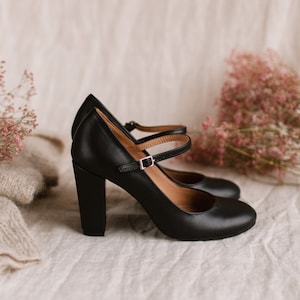 Mary-Jane black genuine leather shoes, retro heels shoes, retro bride shoes, nature lover