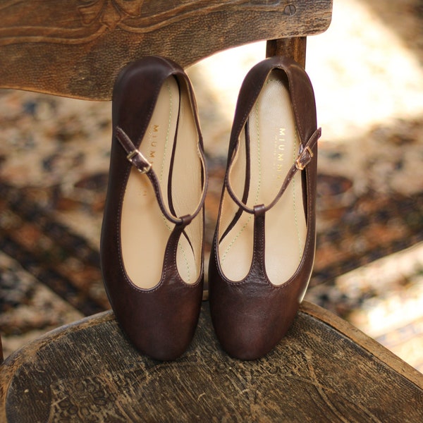 Retro style full grain chocolate brown leather ballet flats, t-bar shoes, mary jane shoes, gift for her, classic style shoes, nature lover