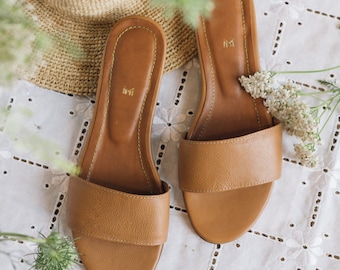 Women’s leather slides – caramel beige slip-on sandals, handmade vintage style shoes