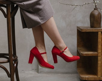 Mary-Jane rote Wildlederschuhe, High Heel Schuhe, Naturliebhaber, rote Pumps, rote Mary Janes