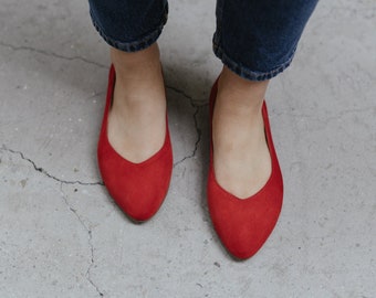 Zapatos planos puntiagudos, cuero terciopelo rojo clásico natural, Merceditas, outfit primaveral, zapatos planos mujer, amante de la naturaleza, bailarinas rojas