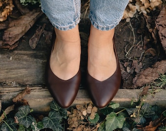 Mary Janes in pelle marrone cioccolato pieno fiore naturale classica, regalo per lei, scarpe stile boho, amante della natura