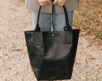 Leather large shopper bag, black leather tote bag in a minimalistic style, gift for her, classic style bag, nature lover,