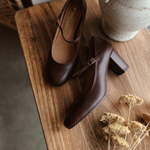 Mary-Jane heels, natural full grain brown leather, mary jane heels shoes, retro bride shoes, nature lover, chocolate brown pumps