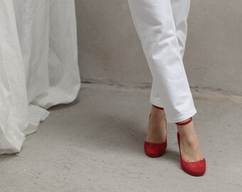 Escarpins classiques en cuir suédé rouge naturel avec brides, chaussures à talons hauts, cadeau pour elle, style classique, escarpins de style rétro, chaussures de mariage