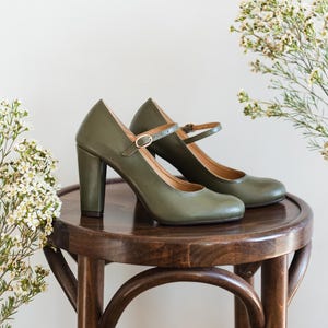 Mary-Jane heels, olive green leather shoes, retro high heels shoes, retro bride shoes, nature lover, full grain leather, green heels