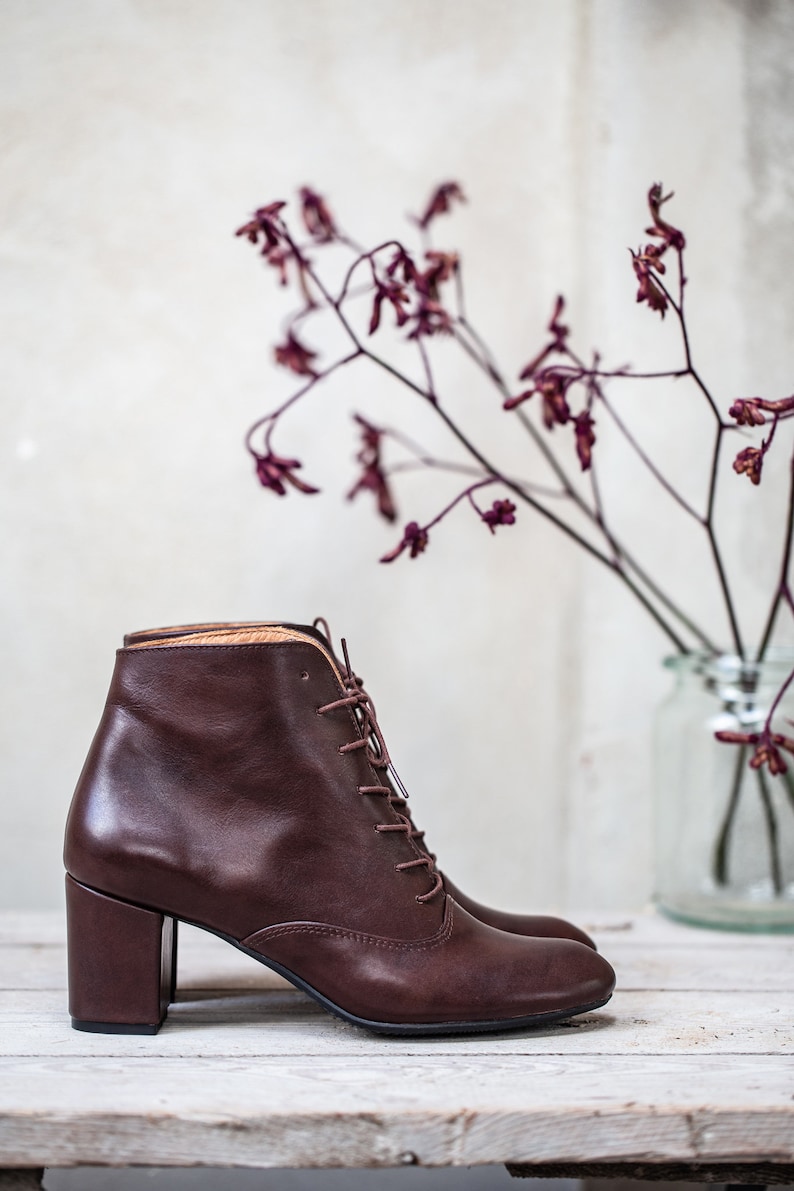 Retro-Stil Vollnarbigen schokobraunen Leder, High Heel Booties, Geschenk für sie, Boho Style Schuhe, Naturliebhaber Bild 6