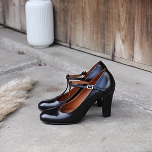 Retro Style Natural Full Grain Chocolate Brown Mary Jane Heels 