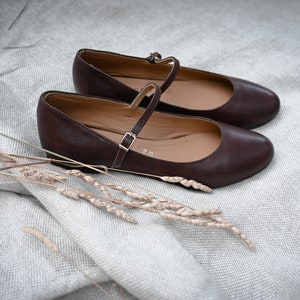 Mary-Jane schokoladenbraune echte Lederschuhe, flache Schuhe, Retro-Stil Ballerinas, Retro-Brautschuhe, Ballerinas, braun, Naturliebhaber Bild 7