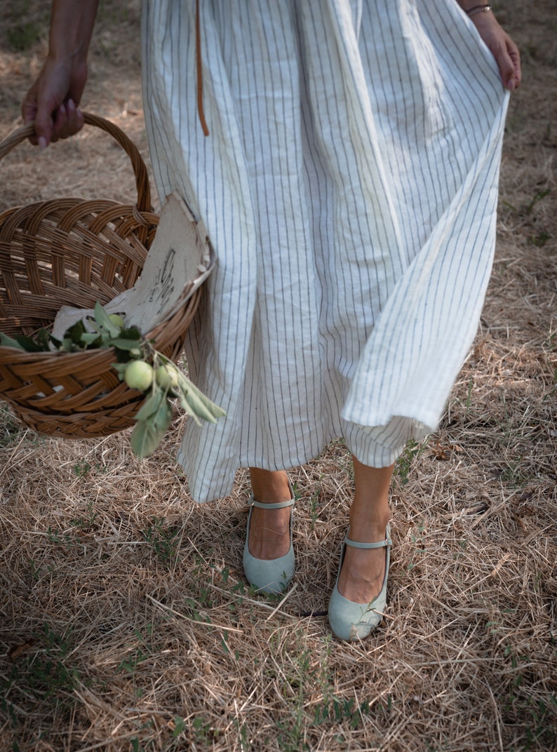 Mary-Jane-Stil natürliches Eukalyptus Wildleder, Mary Jane Heels Schuhe, Geschenk für sie, Retro Braut Schuhe, Naturliebhaber Bild 4