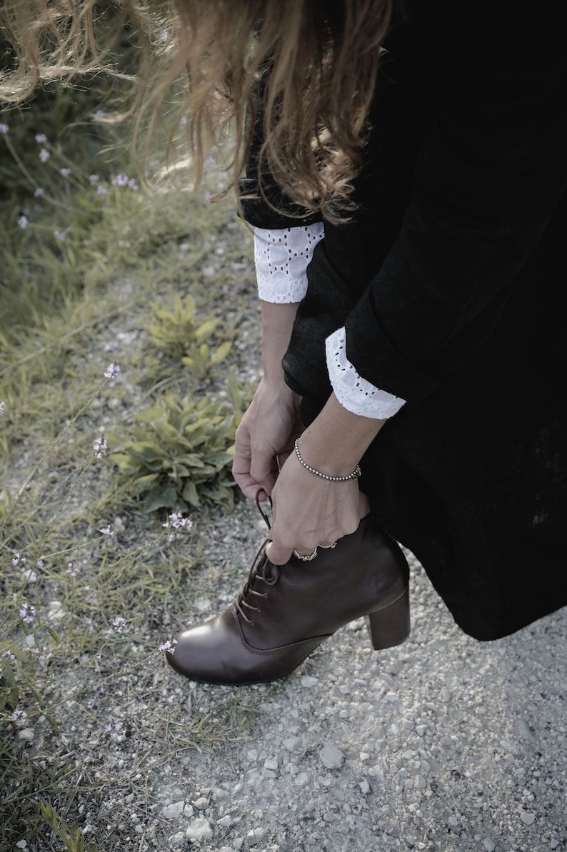 Retro-Stil Vollnarbigen schokobraunen Leder, High Heel Booties, Geschenk für sie, Boho Style Schuhe, Naturliebhaber Bild 5