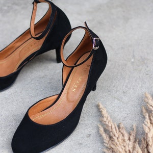 Natural black suede leather classic pumps with straps, gift for her, boho style shoes, retro style pumps, nature lover image 5