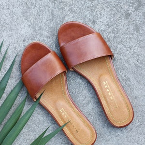 Classic brown slip on sandal, cognac brown genuine leather, leather slides, summer shoes, gift for her, boho style shoes, nature lover image 3