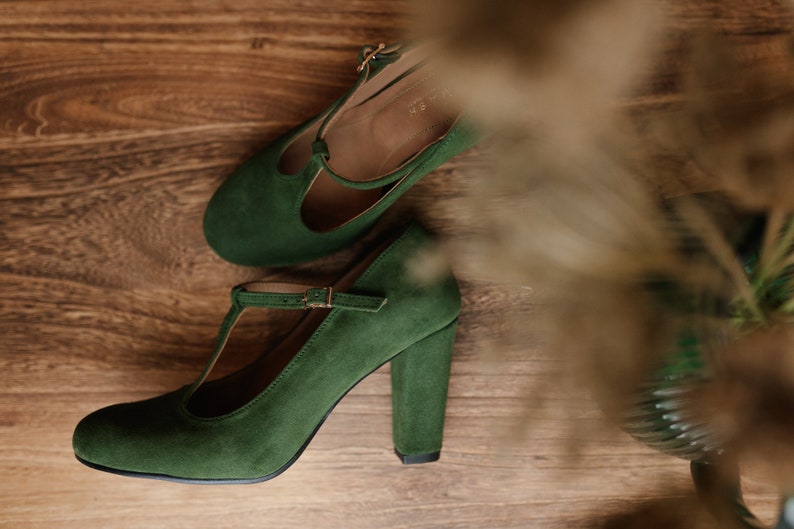 Retro style natural bottle green suede leather, t-bar shoes, high heels, gift for her, boho style shoes, classic wedding image 6