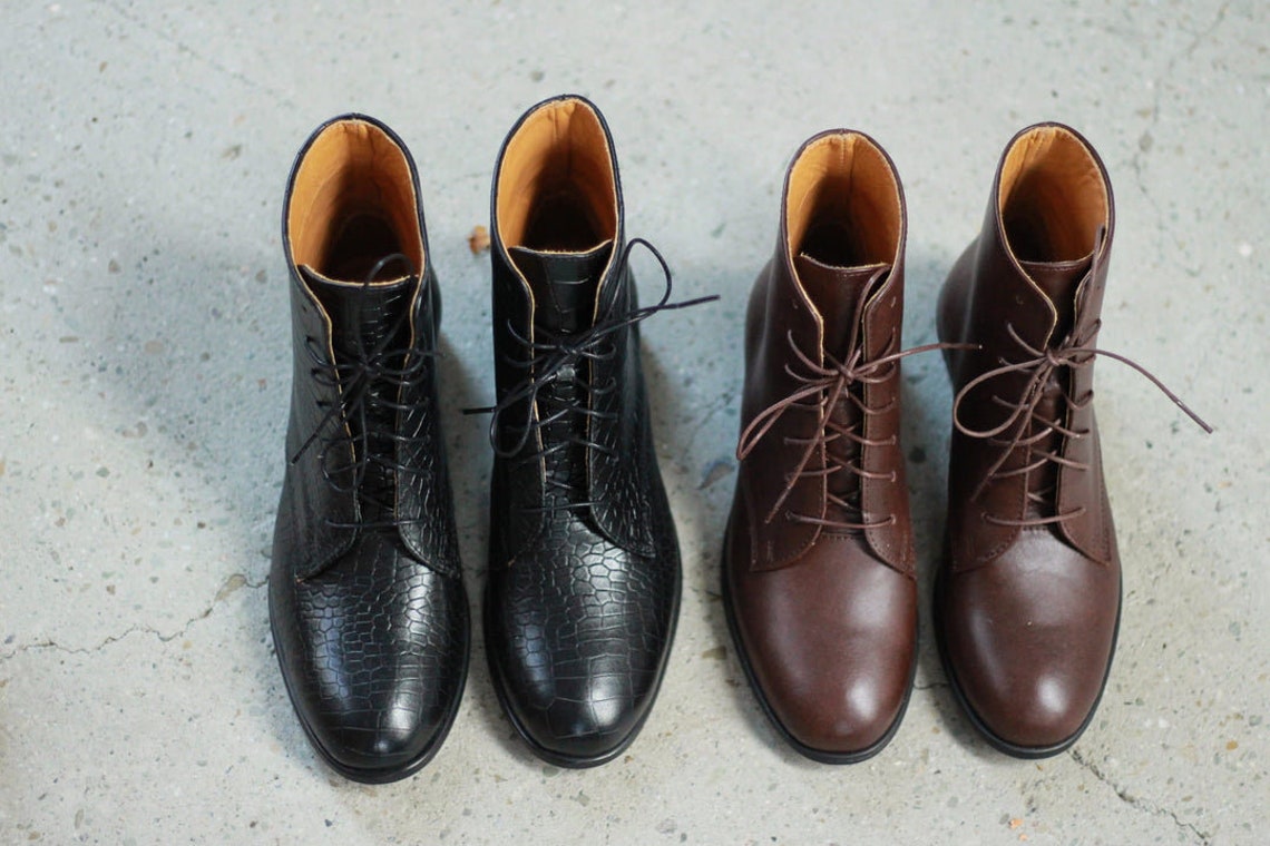 laced boots womens