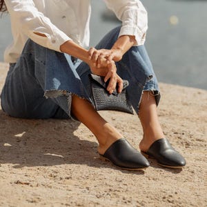 Classic natural full grain black leather Mules, gift for her, boho style shoes, nature lover