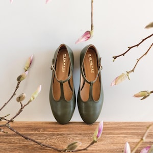 Retro style olive green genuine leather flats, t-bar, mary jane shoes, matching shoes, gift for her, ballet flats, leather ballerinas