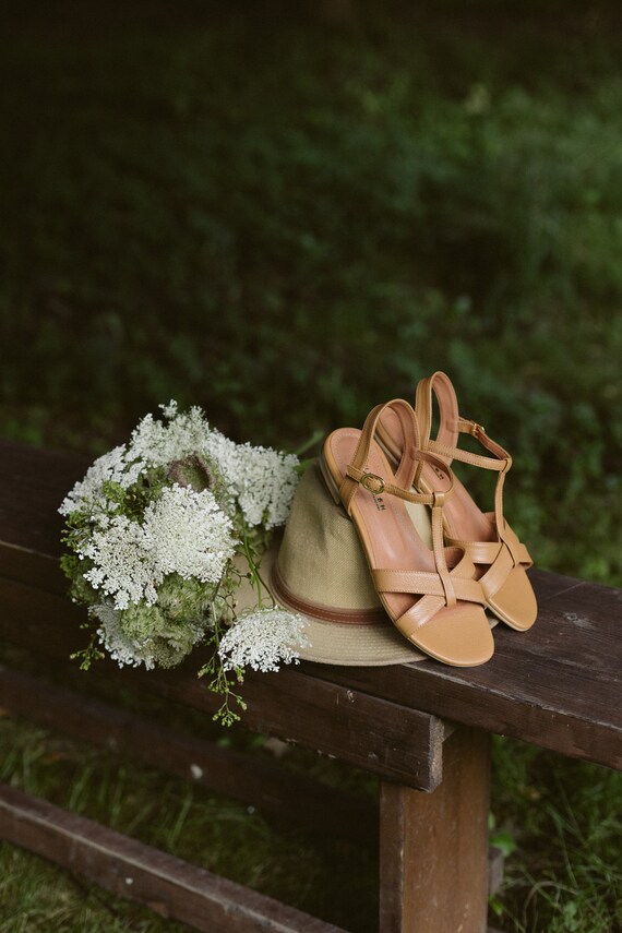 Caramel Leather Sandals: Retro Boho Summer Flats
