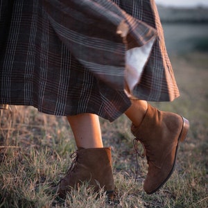 Botas con cordones, botines clásicos de mujer, botas de mujer, estilo retro, cuero negro real, regalo para ella, amante de la naturaleza, imagen 5