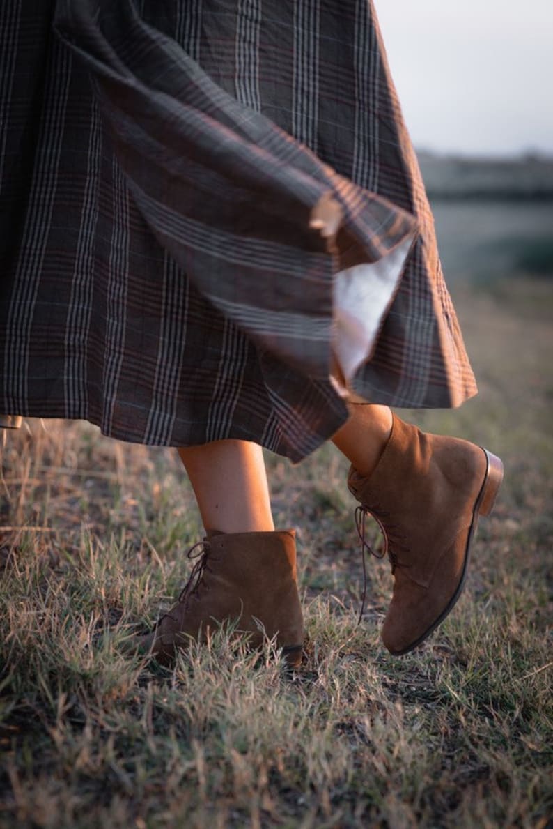 Botas con cordones, botines clásicos de mujer, botas de mujer, estilo retro, cuero negro real, regalo para ella, amante de la naturaleza, imagen 5