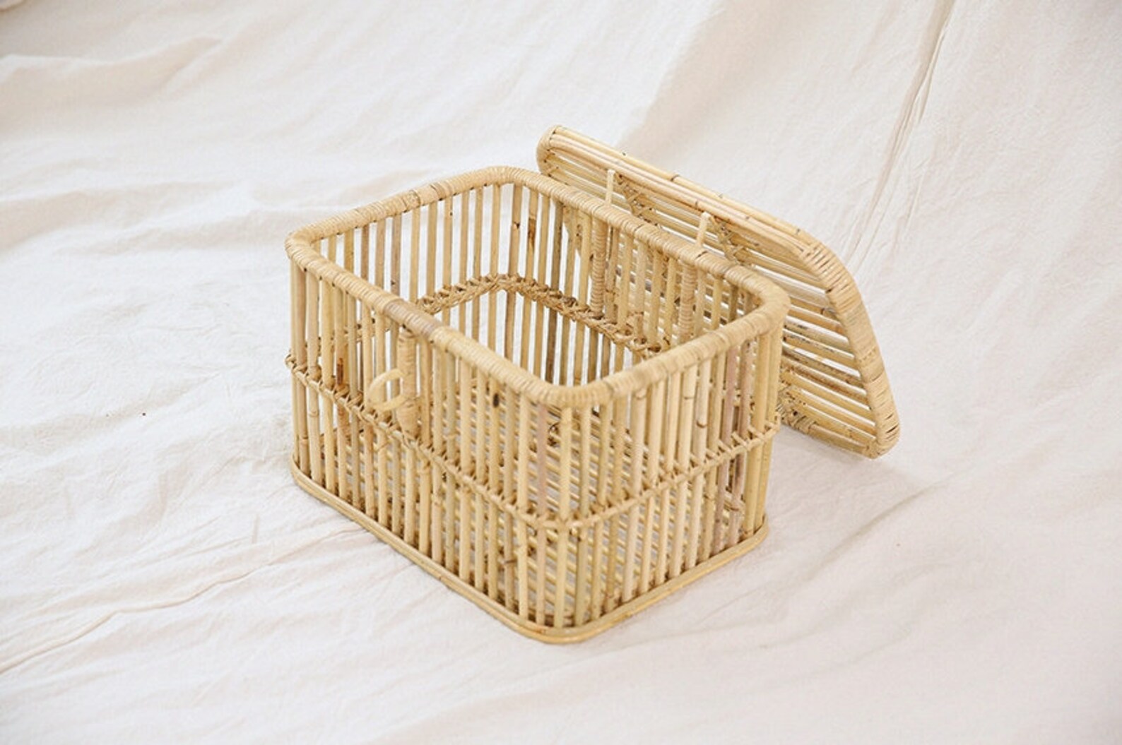 rattan toy box with lid