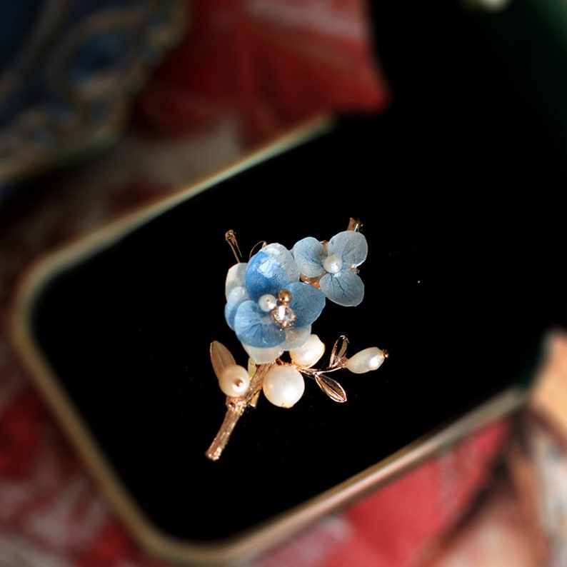 rustic floral broche Dried Real Flower Brooch gift for her broach,pin brooch jewelry gift,freshwater pearl brooch,blue flower brooch pin