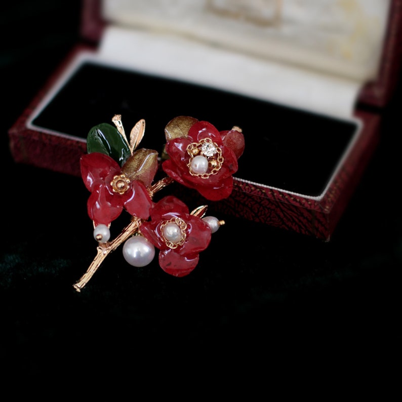 rustic floral broche Dried Real Flower Brooch gift for her broach,pin brooch jewelry gift,freshwater pearl brooch,blue flower brooch pin