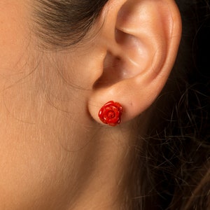 Pink earrings in ancient red coral of Tibet