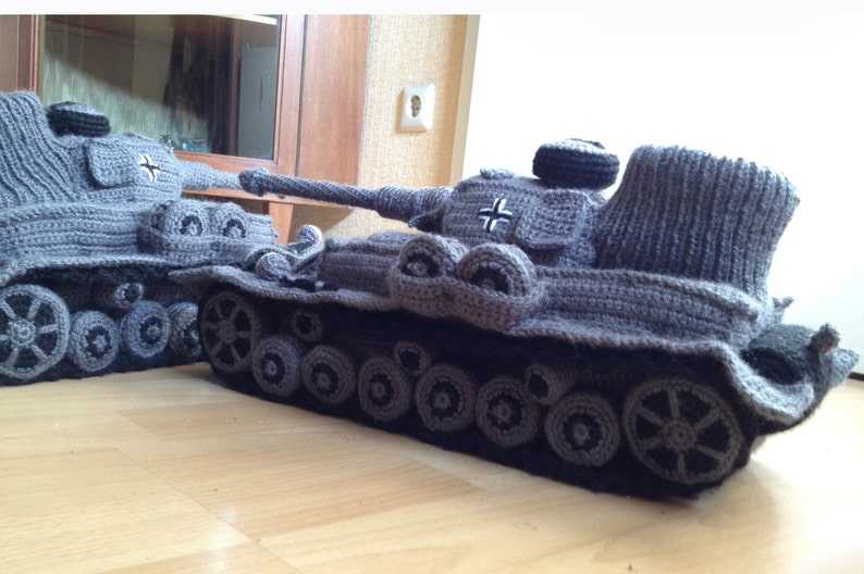 Panzer slippers crochet pattern German, detailed DIY, detailed, Pz Kpfw IV, various sizes, Panzer slippers, gifts for him image 8