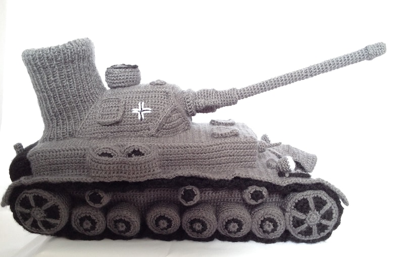 Panzer slippers crochet pattern German, detailed DIY, detailed, Pz Kpfw IV, various sizes, Panzer slippers, gifts for him image 3